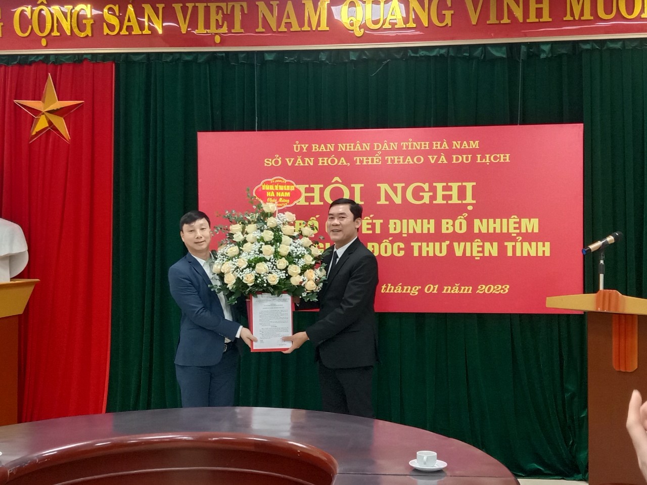 Sở Văn hóa, Thể thao và Du lịch Hà Nam tổ chức Hội nghị công bố Quyết định bổ nhiệm chức vụ Giám đốc Thư viện tỉnh.